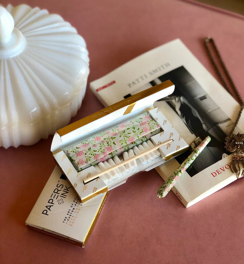 PAPERS & TIPS - GRANDMA’S COUCH